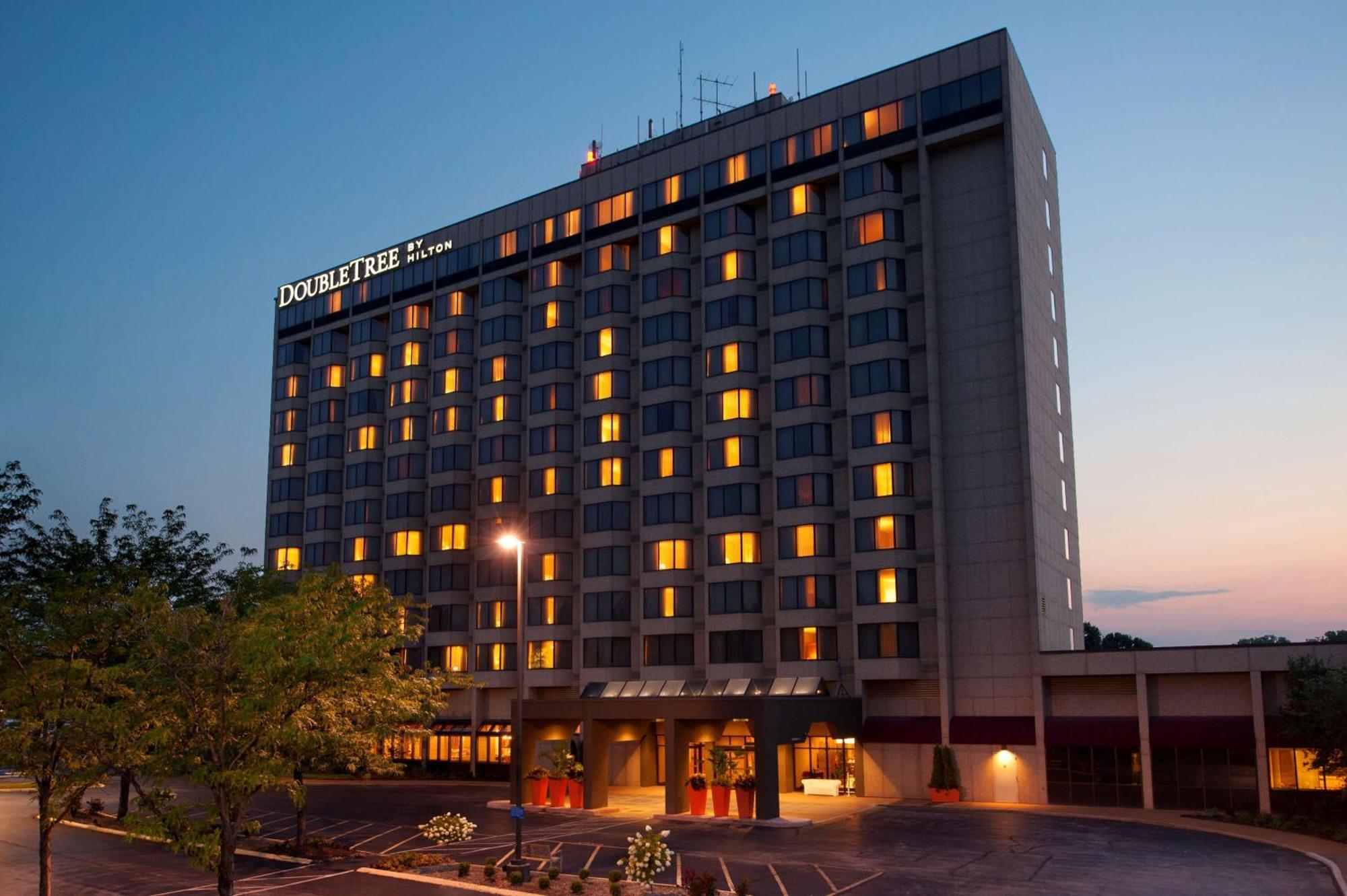 Doubletree By Hilton Hotel St. Louis - Честерфилд Экстерьер фото